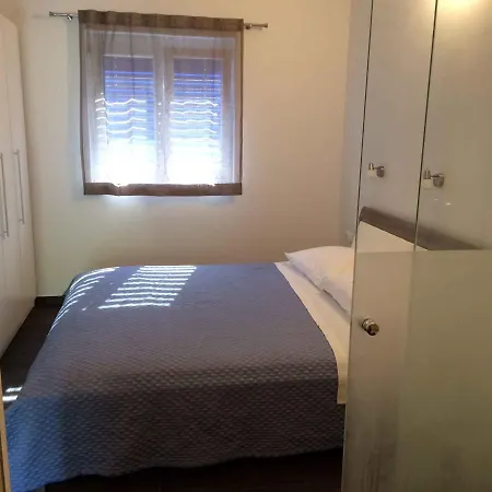 - Insel Dugi Otok 37001 *