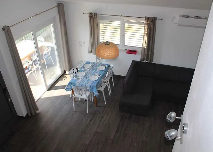 - Insel Dugi Otok 37001 * Veli Rat