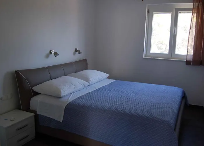 - Insel Dugi Otok 37001 *